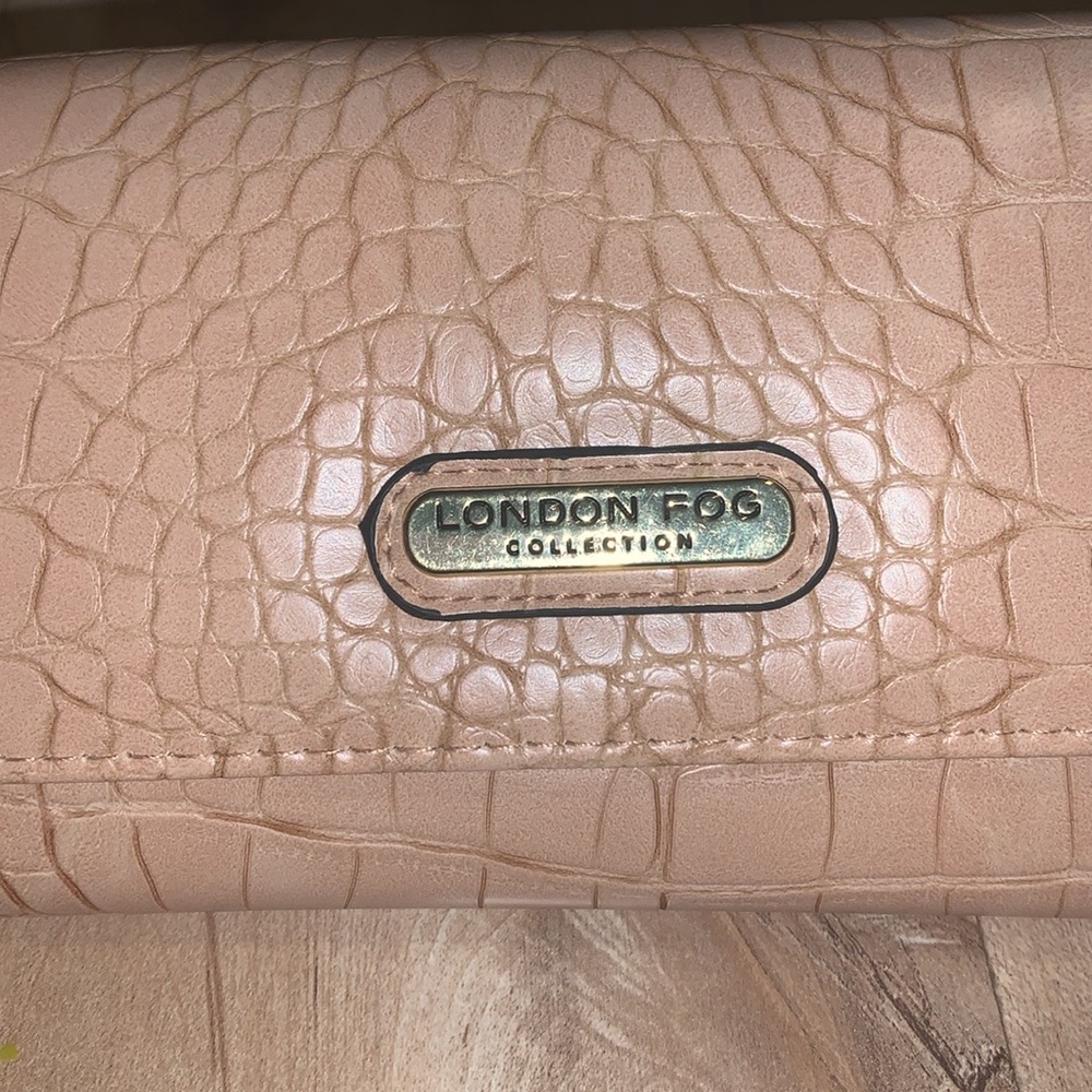 London Fog wallet-NWT - Picture 15 of 17